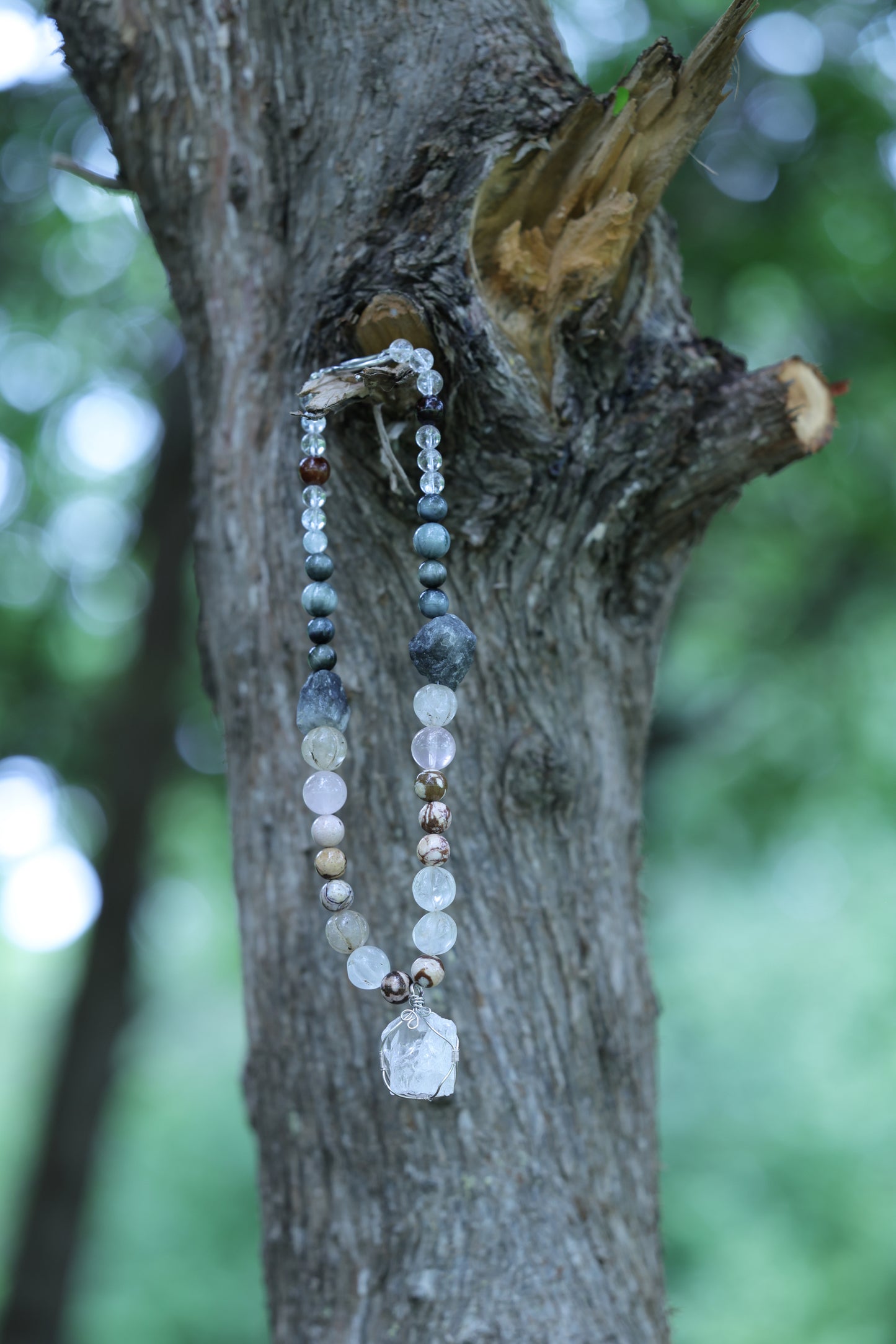 #6 🌿 Witchwood Raw Stone Crystal Necklace🌿