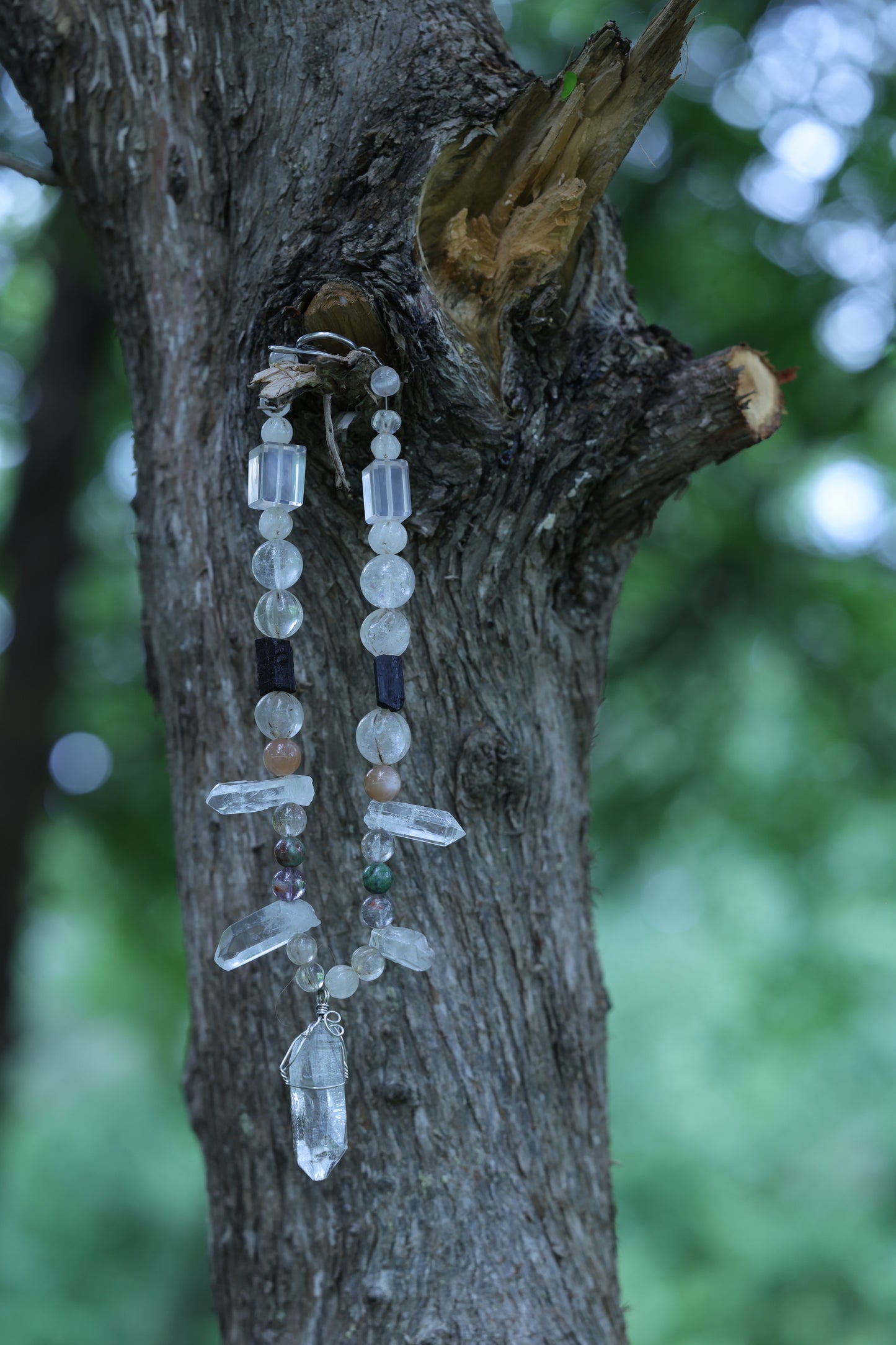 #4 🌿 Witchwood Raw Stone Crystal Necklace🌿