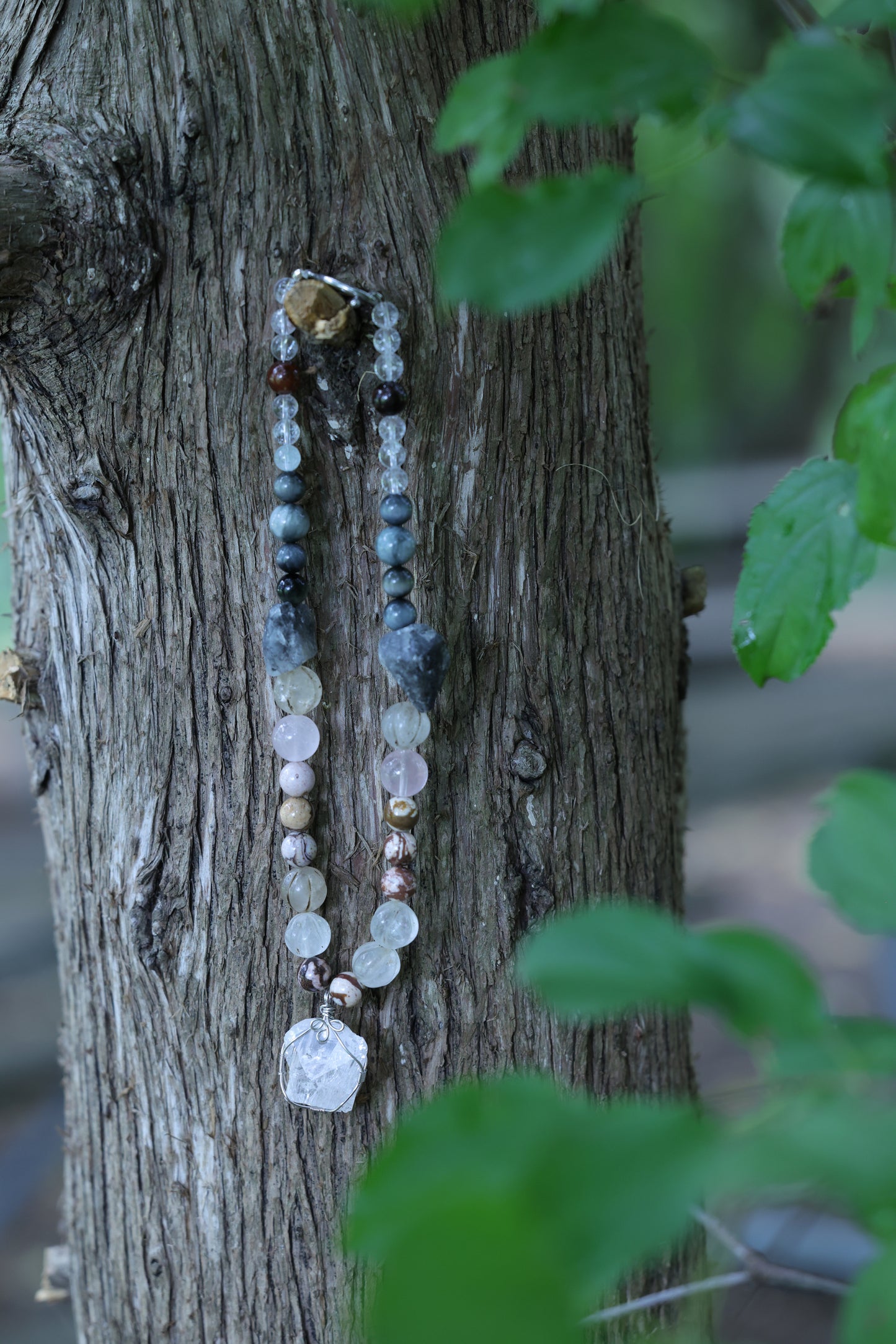 #6 🌿 Witchwood Raw Stone Crystal Necklace🌿