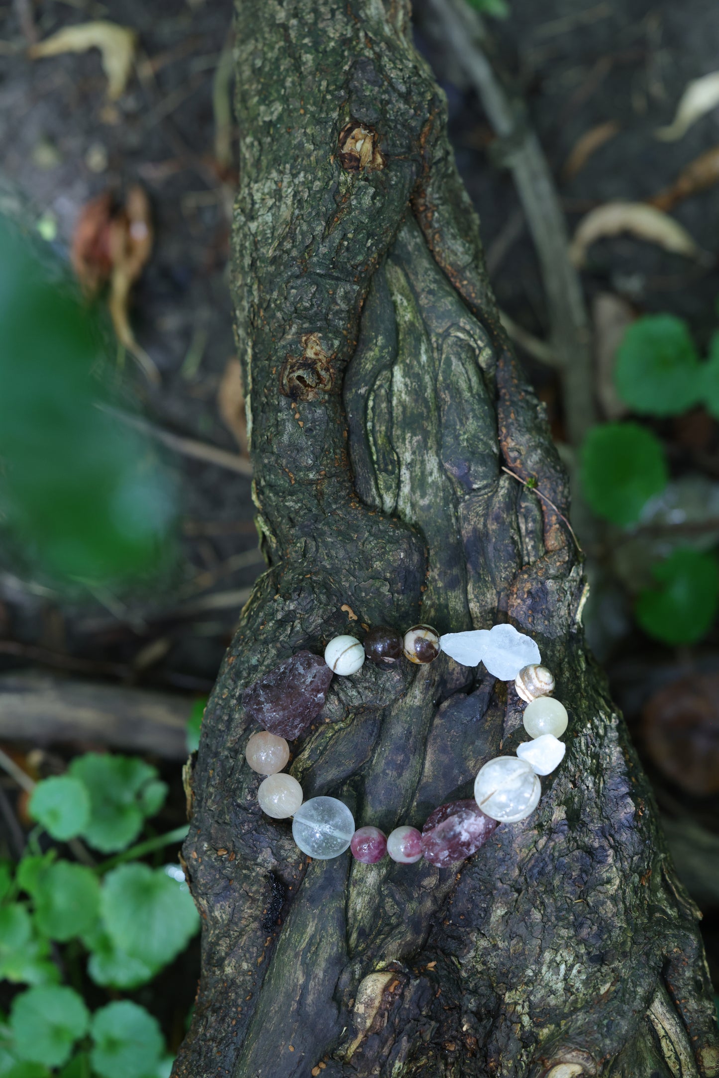 #16 🌿Witchwood Raw Stone Crystal Bracelet🌿